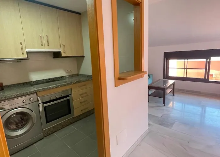 شقة Location In Boliches Near The فوينخيرولا