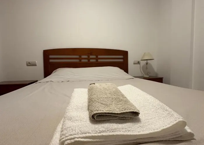 شقة Location In Boliches Near The فوينخيرولا